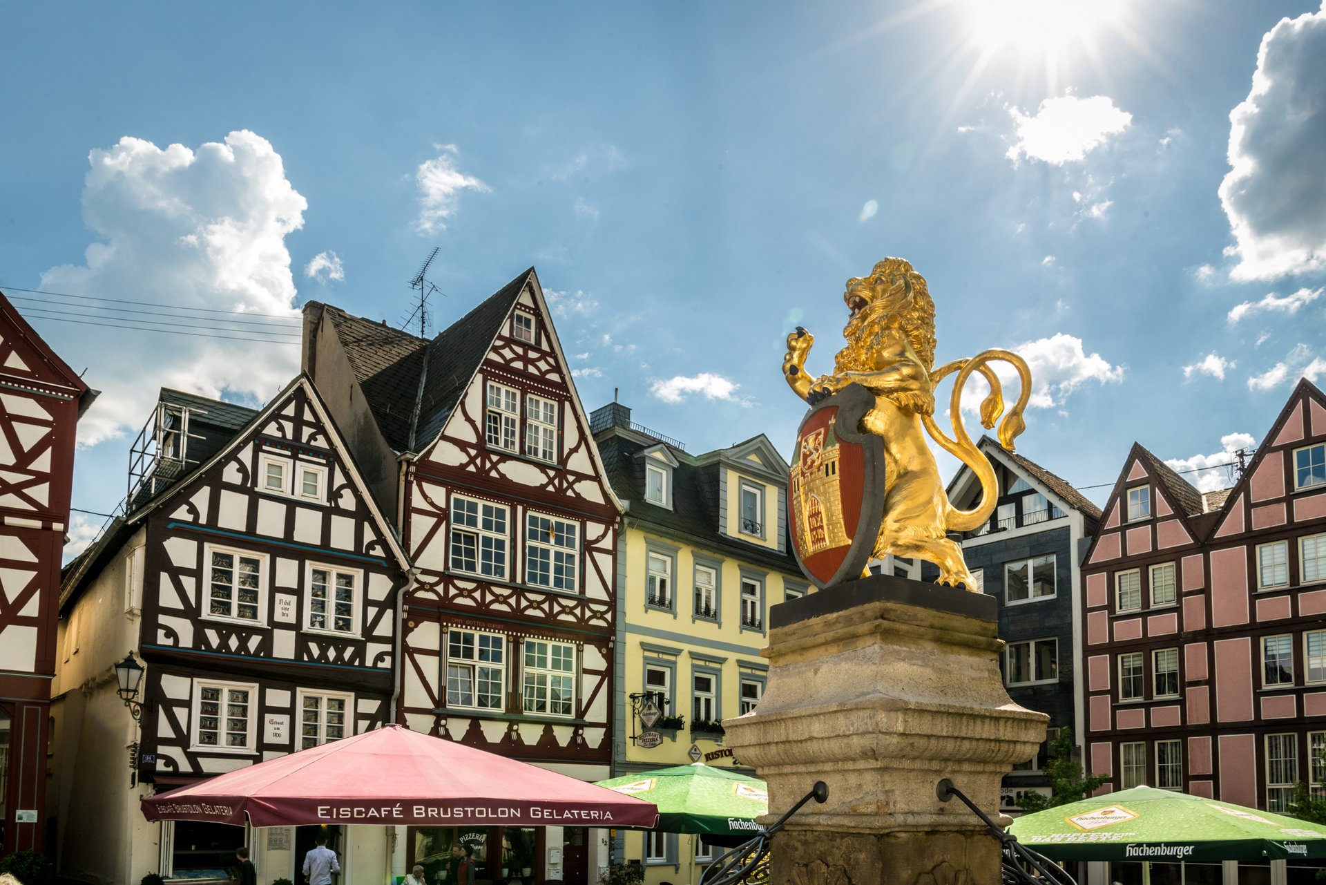 Der goldene Löwe auf dem Löwenbrunnen