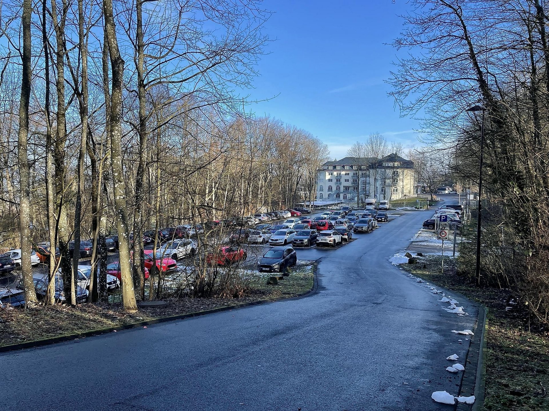 Zufahrt Parkplatz am Burggarten