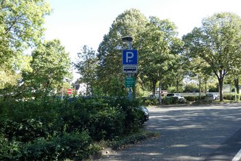 Busparkplatz gegenüber vom Landschaftsmuseum